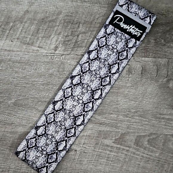 Womens Resistance Band Exercise Snake Skin Glute Band - Picture 1 of 4